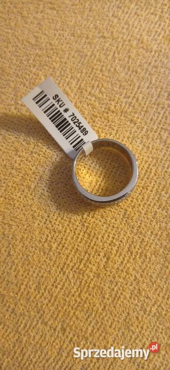 Pierścionekobrączka wysadzana cyrkoniami 15 NOWY Warszawa