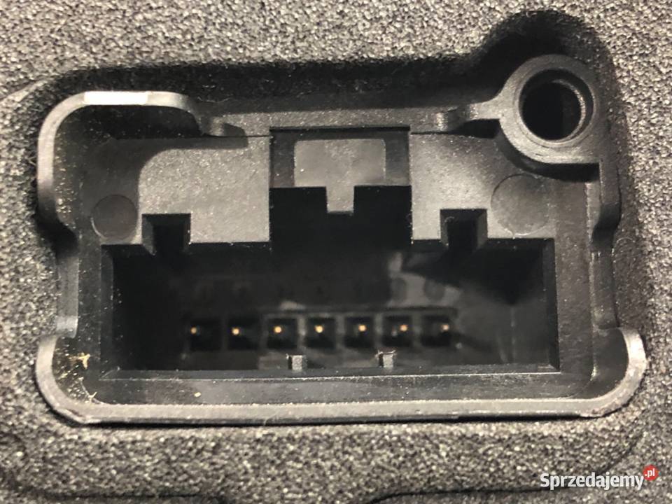 ZAMEK DRZWI PRAWY PRZÓD SEAT ARONA Hatchback