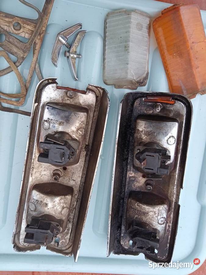 Fiat 125p 1300 kierunkowskazy L i P przednie 68 osobowe Stalowa Wola
