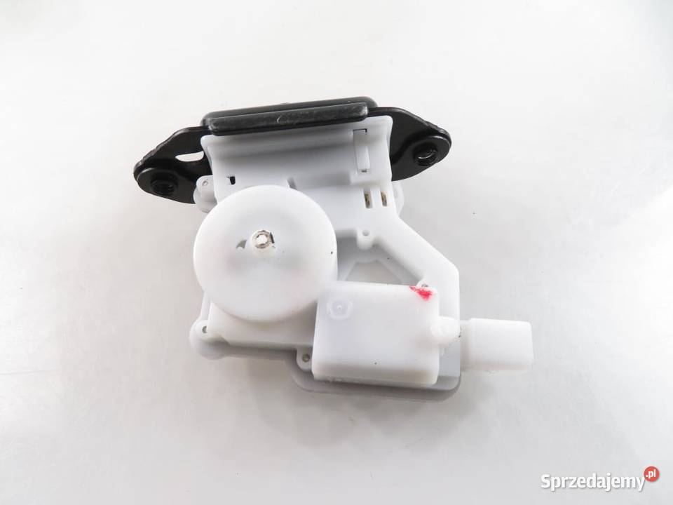 ZAMEK KLAPY INFINITI QX30