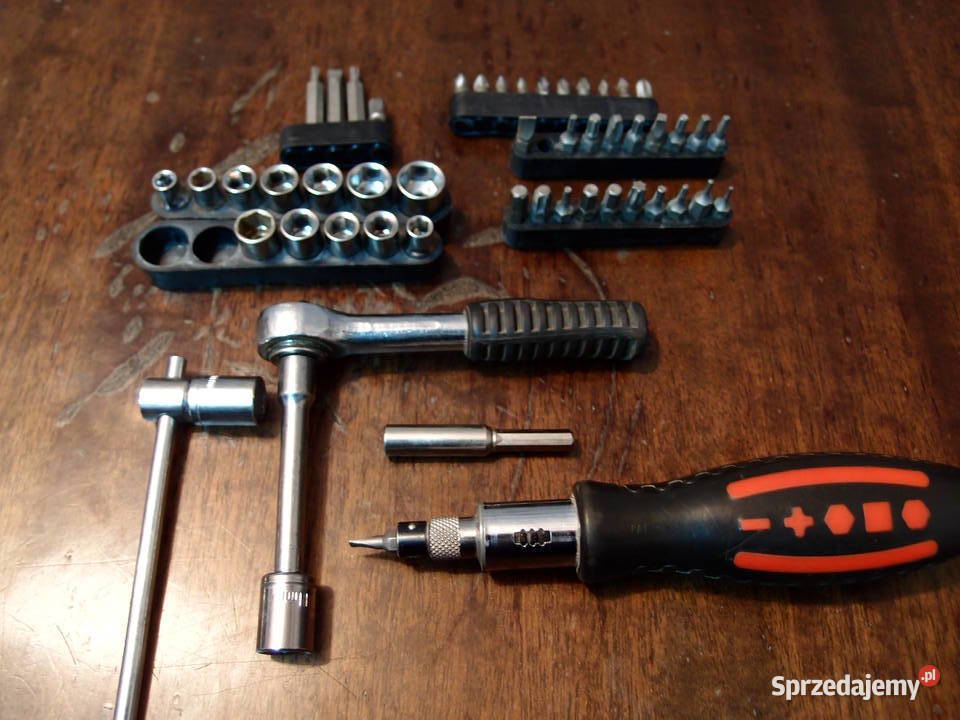 Zestaw kluczy nasadkowych wkrętak wielofunkcyjny łódzkie Łódź