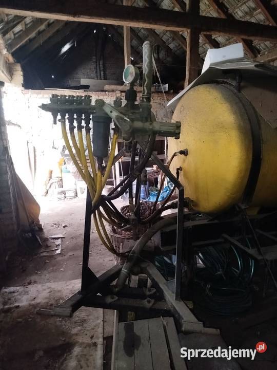 Opryskiwacz ciągnięty 2000l Dobrzyca sprzedam