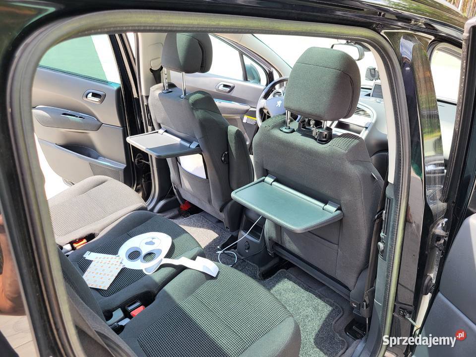Peugeot 5008 benzyna automat 7 os LUX serwisowany w ASO 5008 Starachowice sprzedam