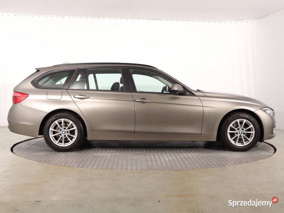 BMW 3 318 d światła przeciwmgielne Seria 3 BMW Katowice