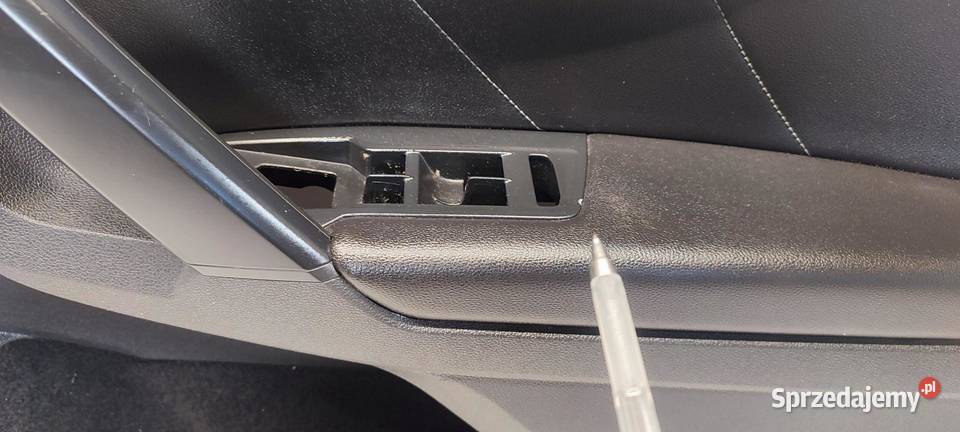 VW TIGUAN II BOCZEK DRZWI PRAWY PRZÓD RHD Tapicerki samochodowe dolnośląskie sprzedam