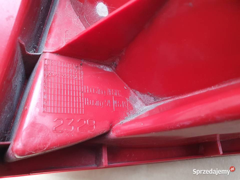 Lampa lewa tył toyota avensis t22 kombi Pszczyna