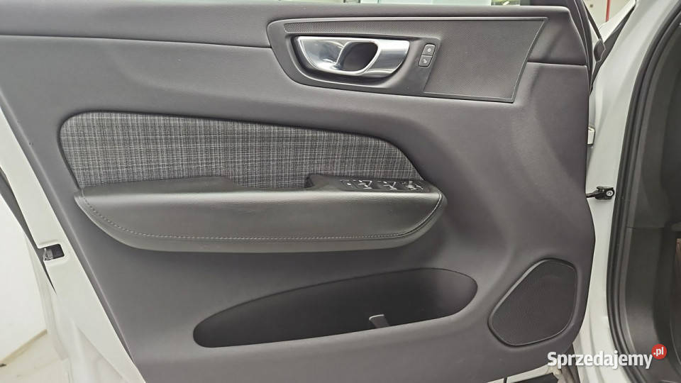 Volvo XC 60 B4 B Core aut Z Polskiego Salonu kamera cofania Warszawa