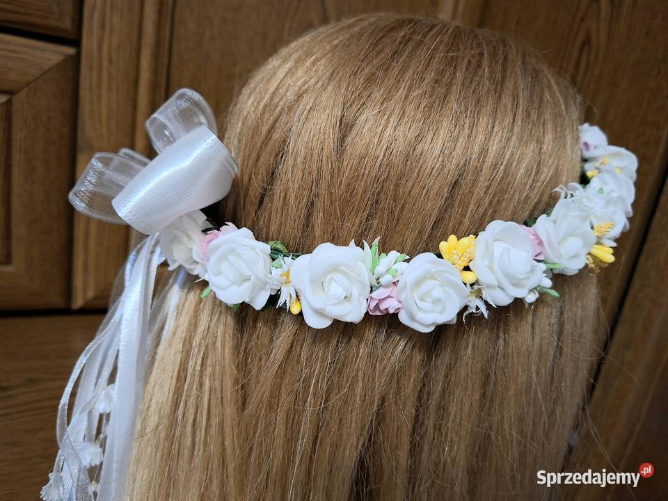 Wianek komunijny ze stokrotkami