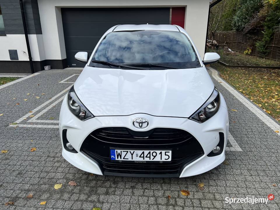 Toyota Yaris 10 benzyna 72 2021 Przebieg 21000 1000cm3 mazowieckie sprzedam