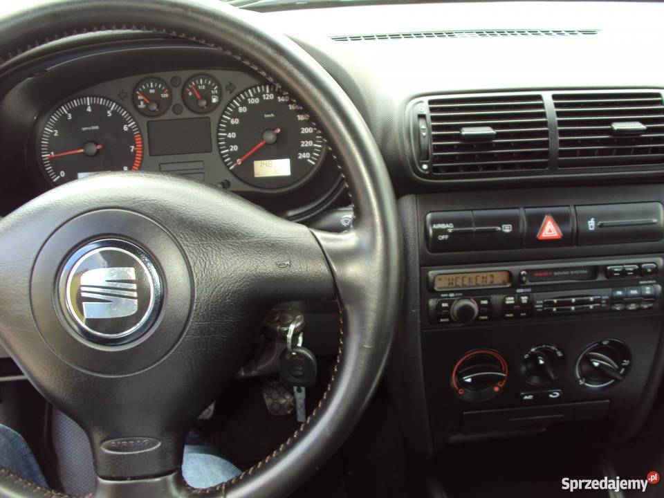 Na sprzedaż nieuszkodzony Seat Leon srebrny wspomaganie kierownicy Końskie sprzedam