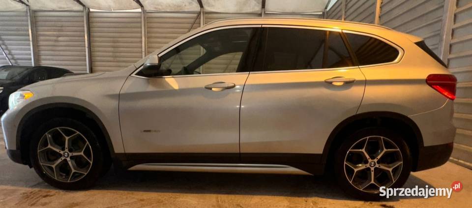Bmw x1 20b 4x4 automat 2016r srebrny Dębica