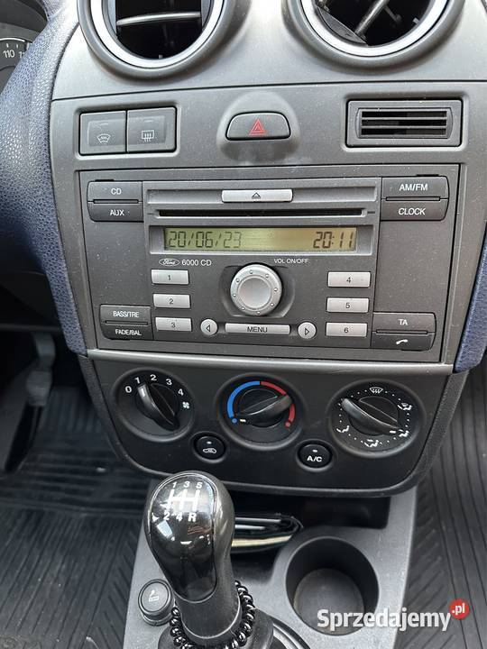 Ford Fiesta MK6 14 benzyna srebrny Szczecin