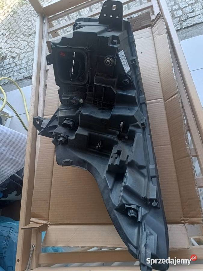 Renault Trafic 3 III LIFT 19r lampa prawa przod Banino sprzedam