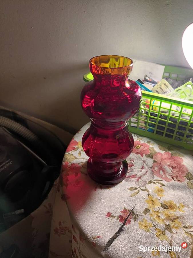 Czerwony wazon szkło sodowe Bielsko-Biała
