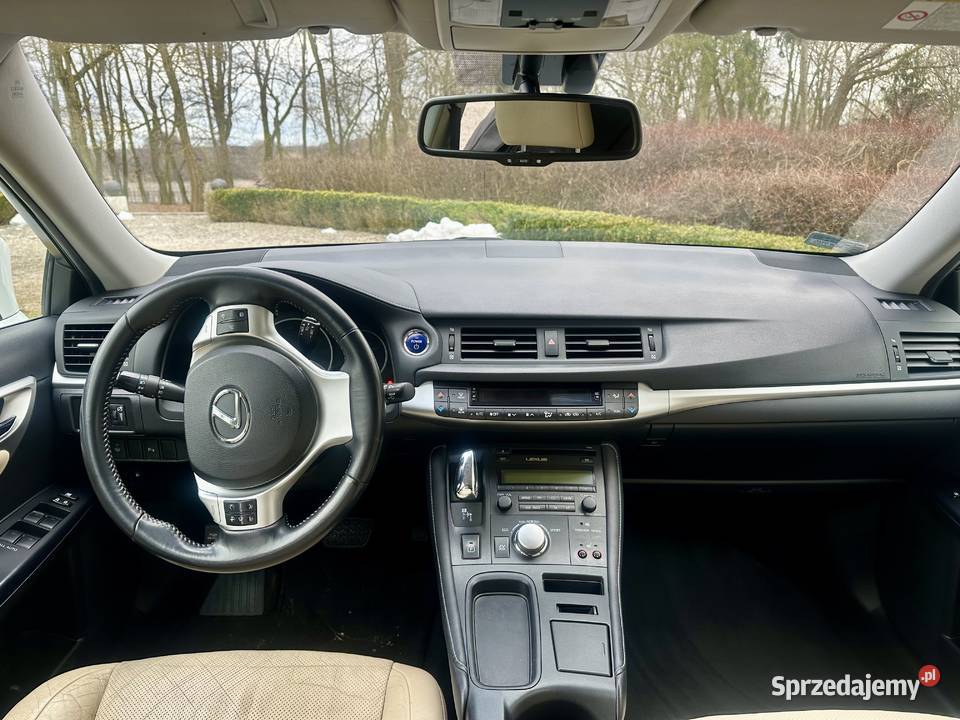 Lexus CT200h 1800cm3 Warka