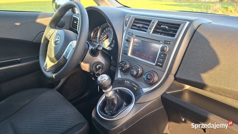 Toyota versos 13 benzyna 99kamera cofania podlaskie