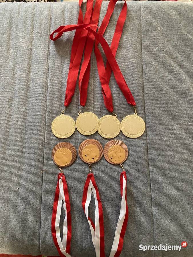 Medale sportowe różne 70 sztuk Zielonka