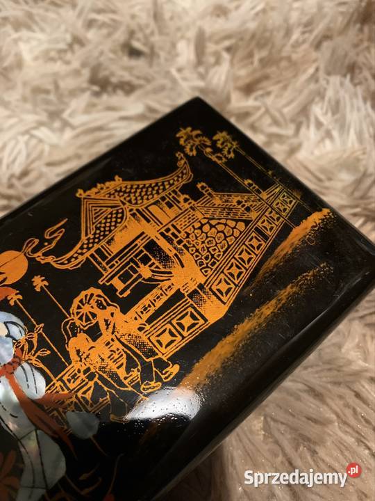 Azjatycka szkatułka lakierowana zdobiona masą Sosnowiec
