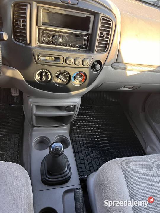 Mazda Tribute 4x4 benzyna hak benzyna klima manualna mazowieckie