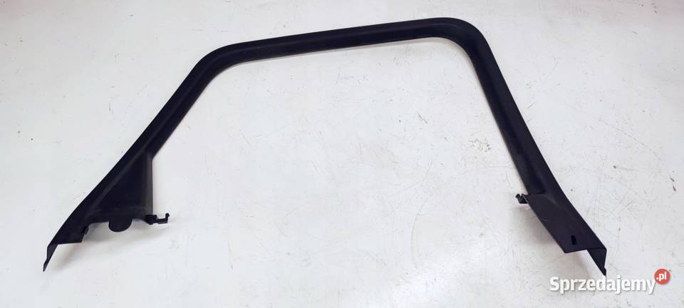 RAMKA OSŁONA DRZWI LEWY TYŁ AUDI Q3 8U0867671
