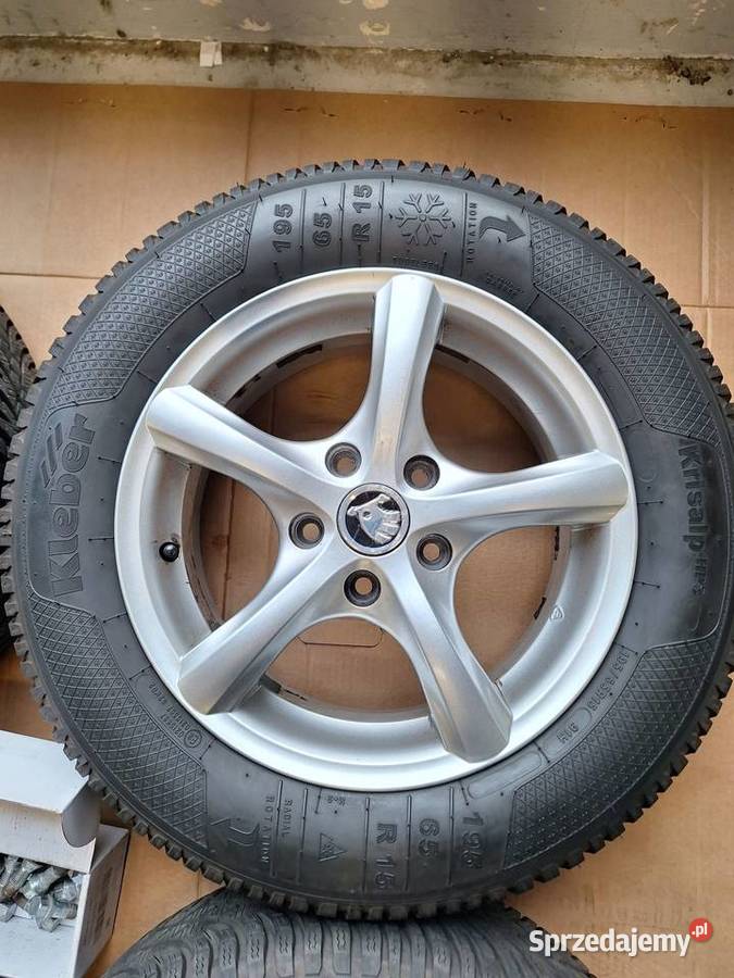 Felgi aluminiowe z oponami 15 ATT Keleber