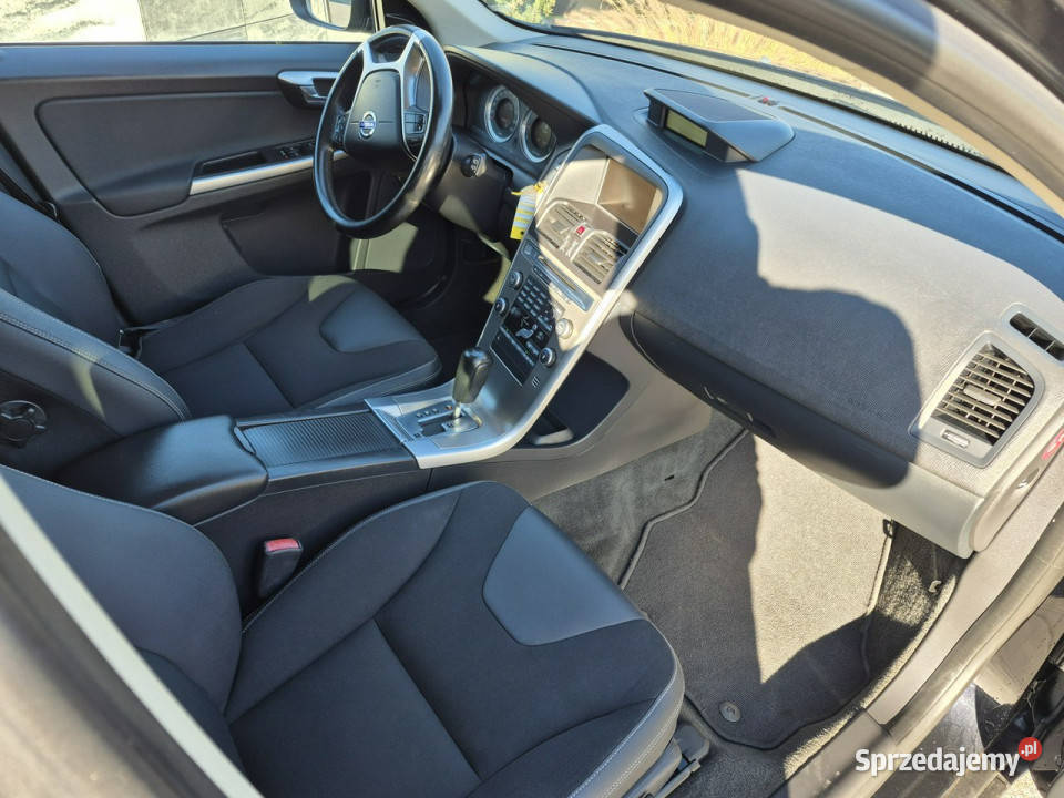 Volvo XC 60 xenon 20 dizel 5 cilindry automat podgrzewane fotele Drelów