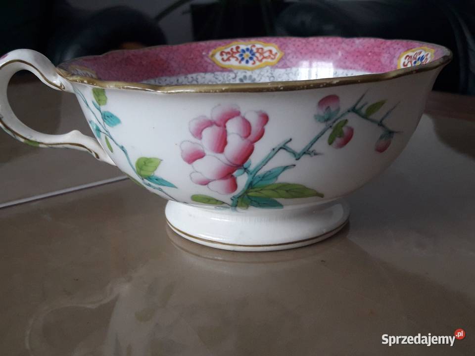 Antyczna filiżanka z porcelany skaleniowej M B lubelskie