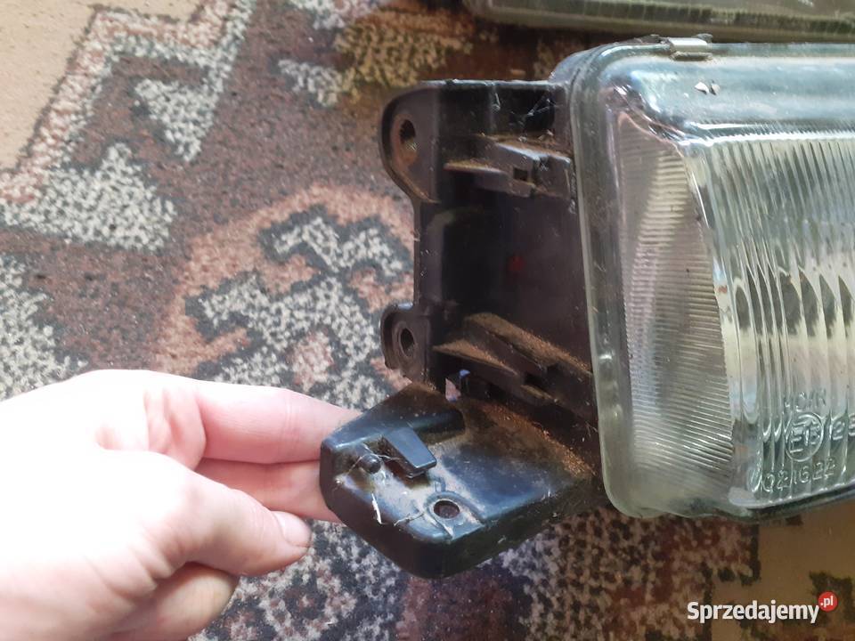 Lampy przednie Mazda 323 BG Rok produkcji 1989 Puchaczów