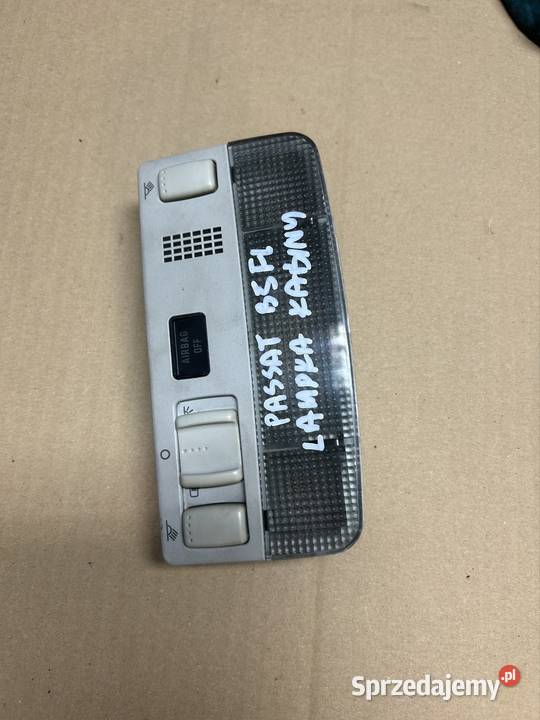 Lampka świetnie kabiny Passat b5 fl 1u0947105b