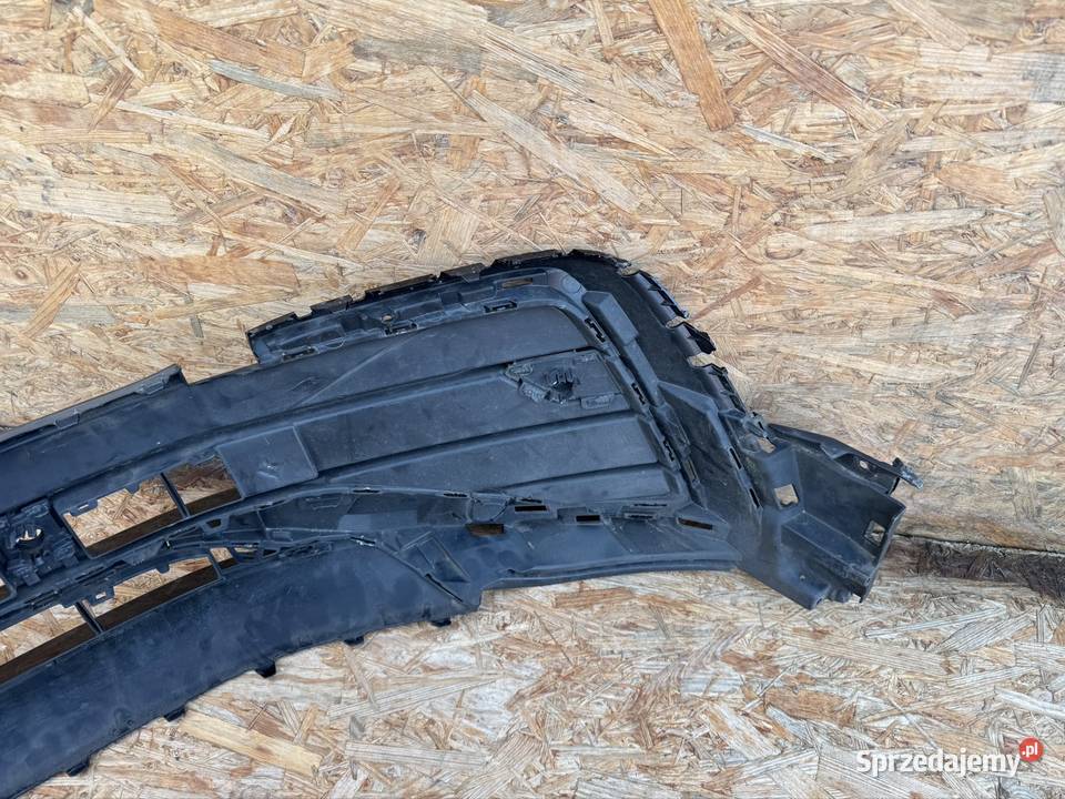 Spoiler dół zderzaka przód Tiguan 2 II lift Rok produkcji 2022