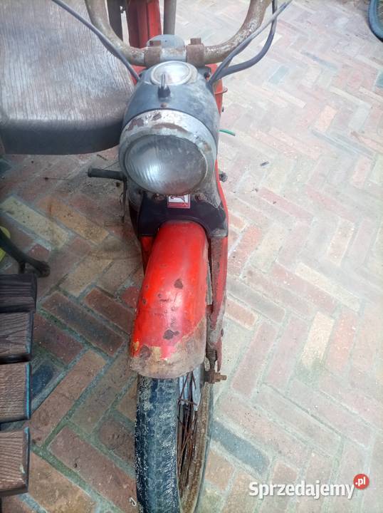 Motorower komar Nowogród Bobrzański