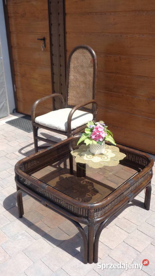 stolik kawowy rattanowy