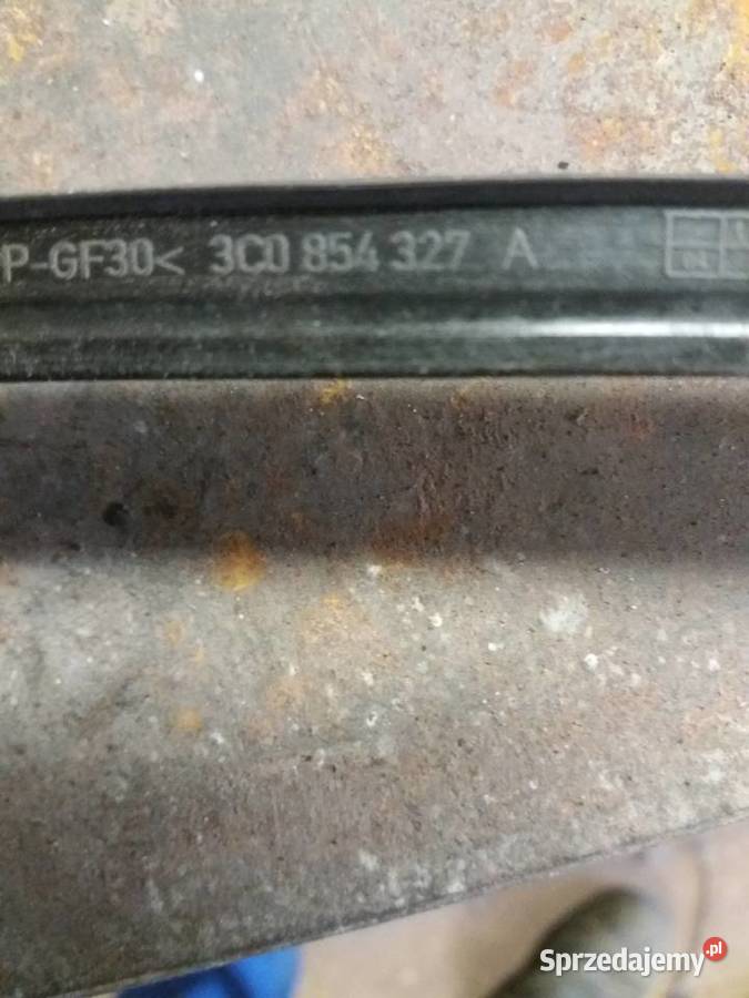 Listwa zgarniająca szyby przedniej Passat B6