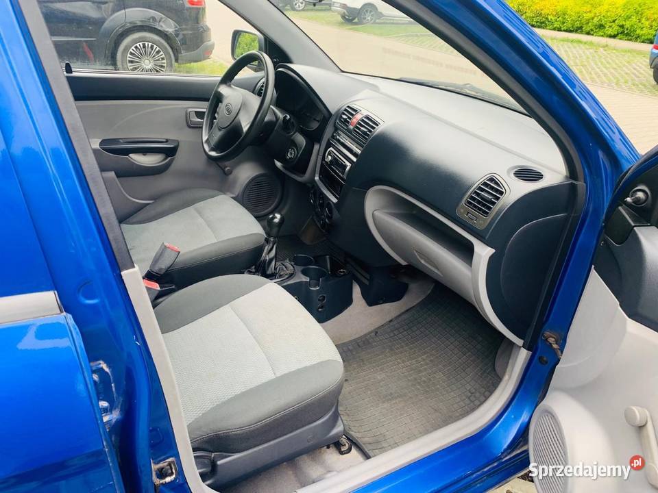 NRENTEU Wypożyczalnia aut wynajmie Nissan micra