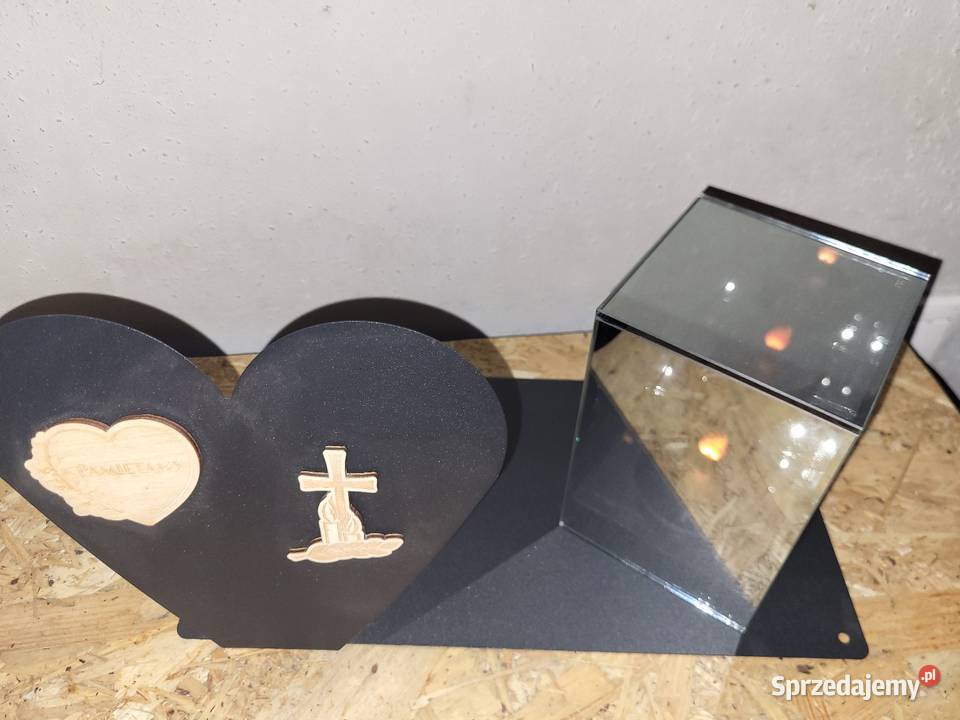 Znicz metalowy z lustrzanym lampionem na baterie
