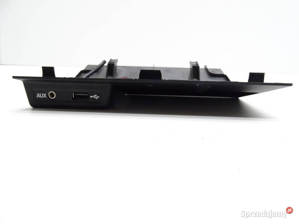 PANEL GNIAZDO PORT USB AUX SKODA OCTAVIA III