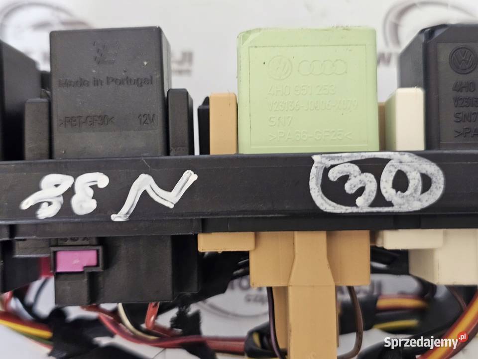 GOLF VI 12r skrzynka bezpieczników 1K2937503B Kielce