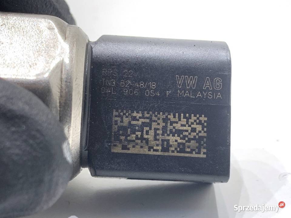CZUJNIK CIŚNIENIA PALIWA AUDI A8 D5 04L906054F osobowe sprzedam