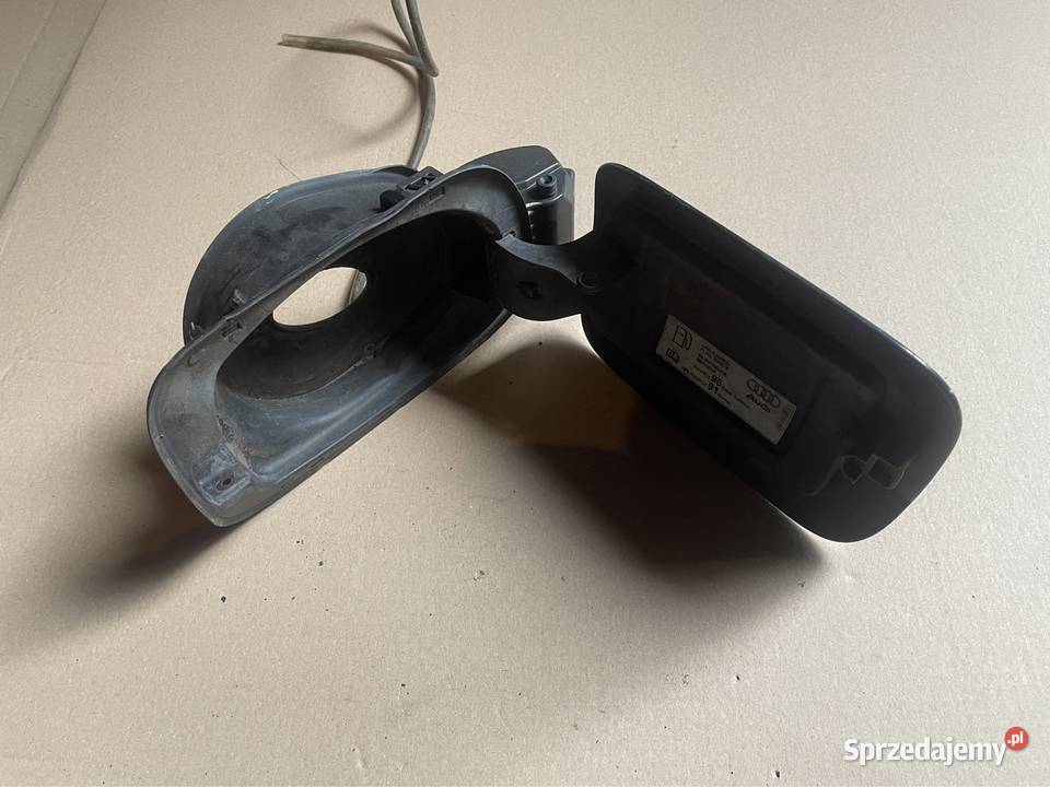 8T0809906 klapka wlewu paliwa Audi a5 8t lift sprzedam