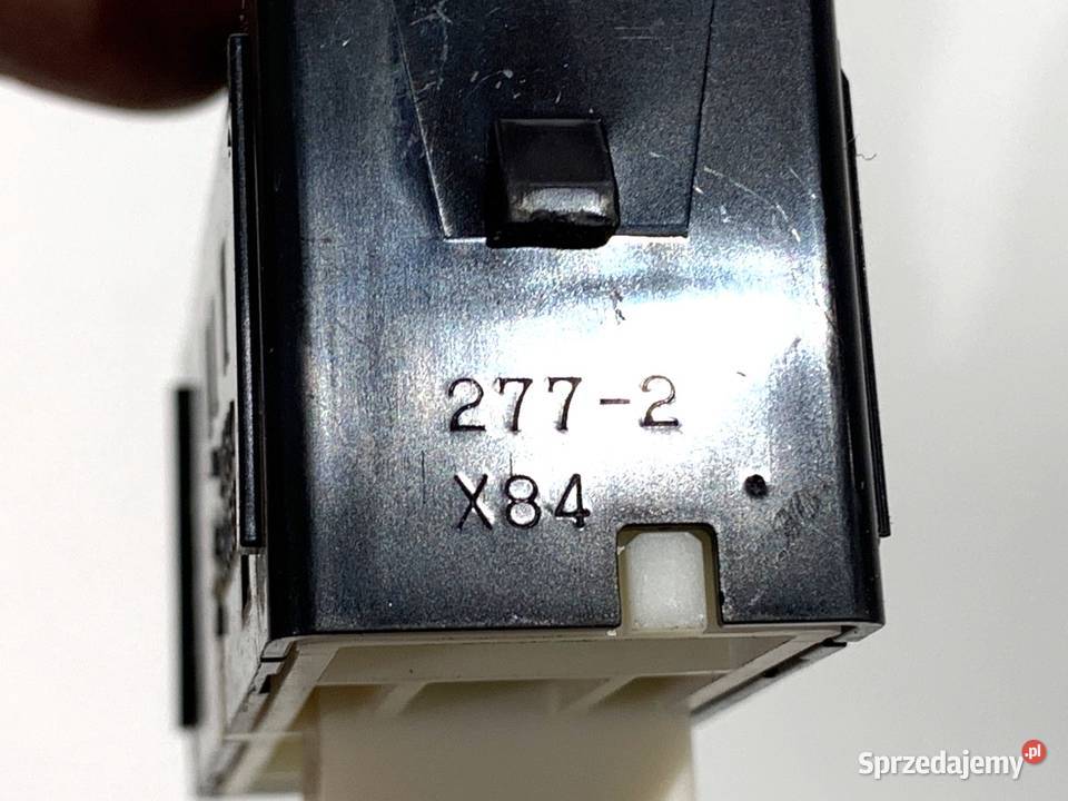 PRZEŁĄCZNIK REGULACJI ŚWIATEŁ LEXUS NX 15D053