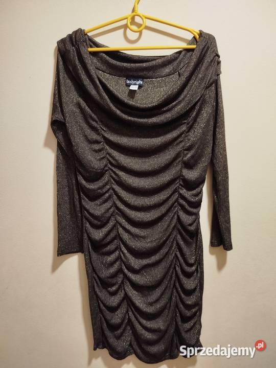 Dzianinowa sukienka połyskująca złotym rozmiar Biecz