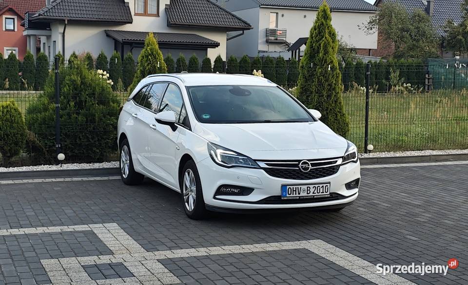 Opel Astra 14T benzyna 125 Sport Touer manualna Wola