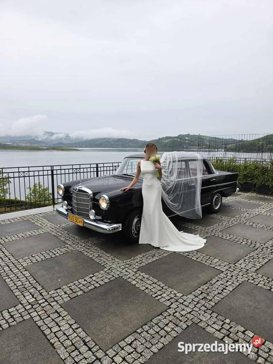 Klasykiem do ślubu Mercedes W110 Skrzydlak Jasło