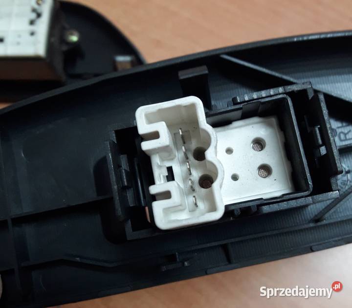 Panel konsola z elektrycznym sterowaniem szyb sprzedam