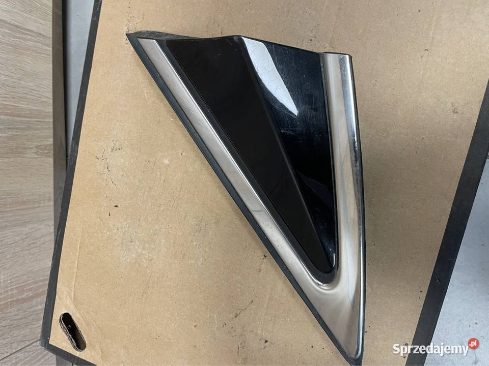 Hyundai i40 zaślepka trójkat maskownica lewy Kozubszczyzna
