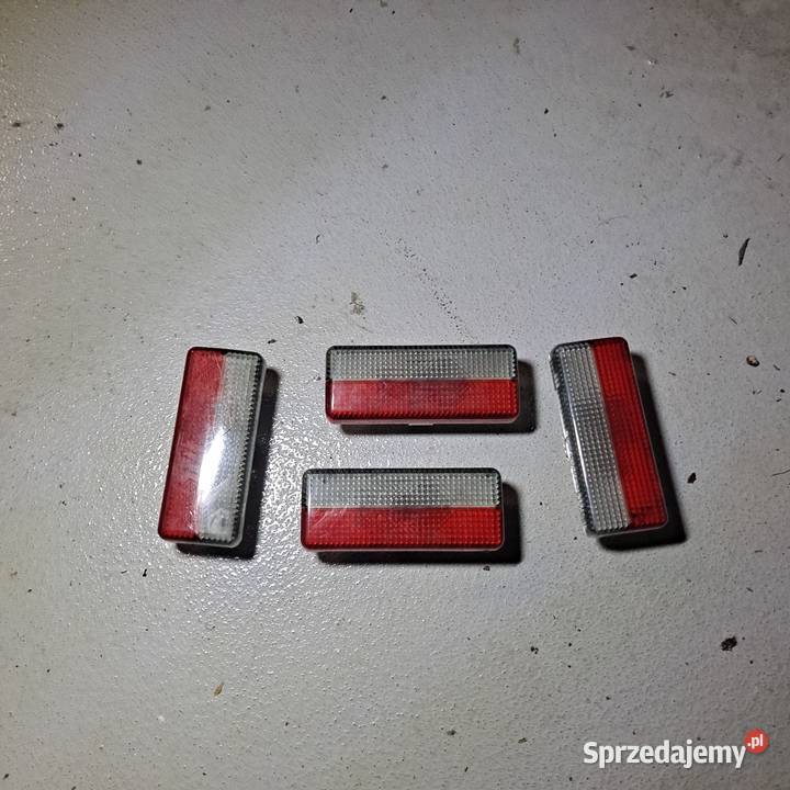Lampki oświetlenia boczka drzwi Peugeot 407 Rok produkcji 2005 mazowieckie Zielonka sprzedam