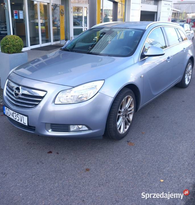 Opel Insignia 2009r niski przebieg 124 bagażnik nieuszkodzony Gdańsk sprzedam
