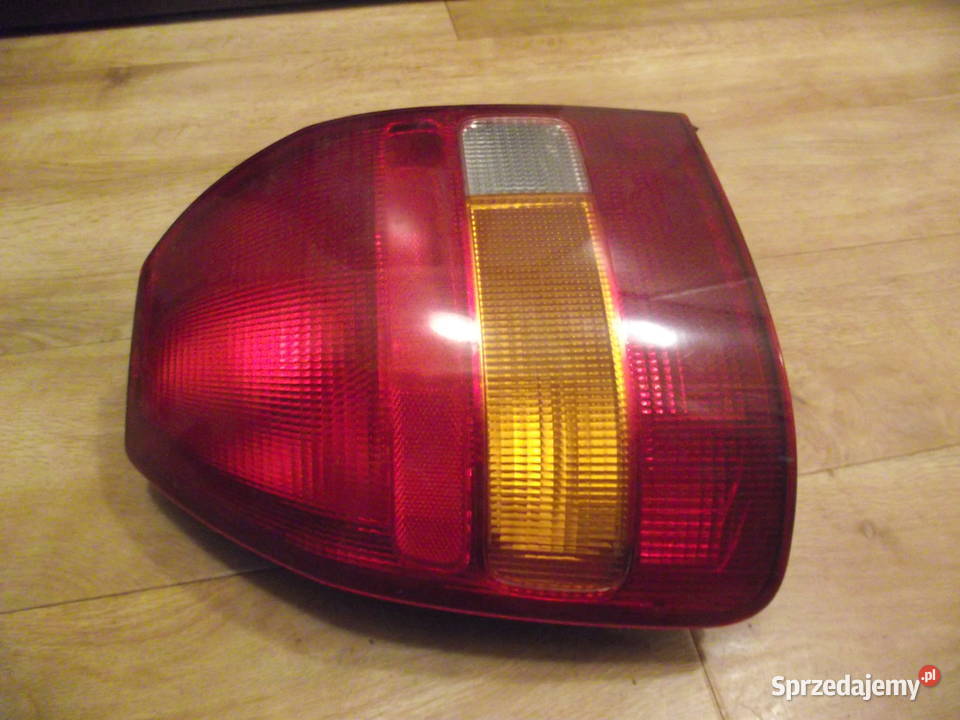 Honda civic VI gen Lampa tylna lewa Wrocław