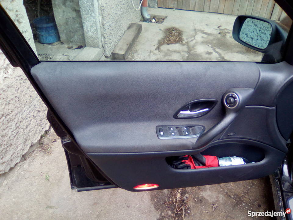 Fotele boczki środek laguna ii fl Strzegom sprzedam