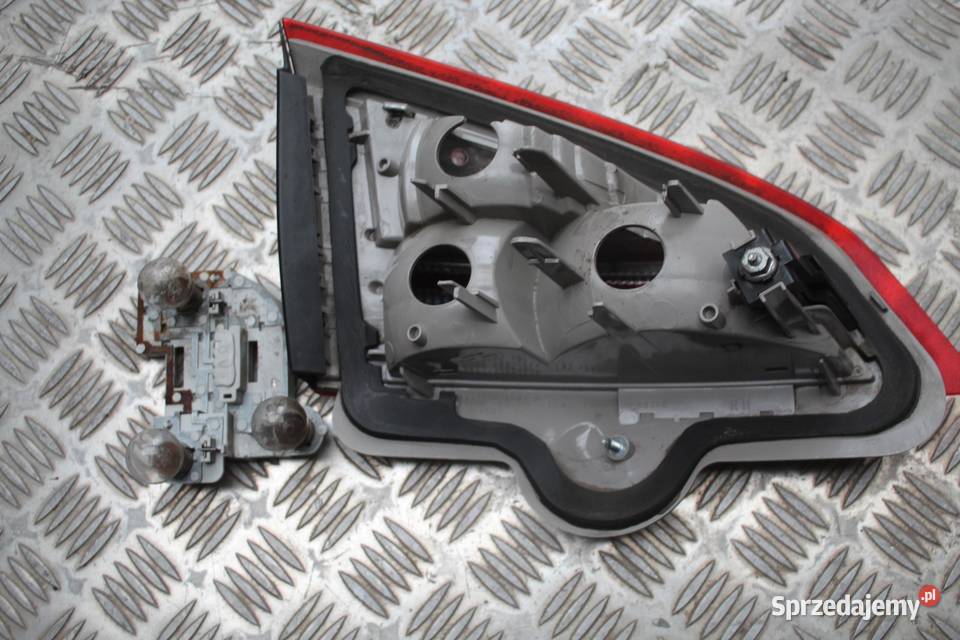 LAMPA KLAPY PRAWY TYŁ FORD MONDEO MK4 osobowe